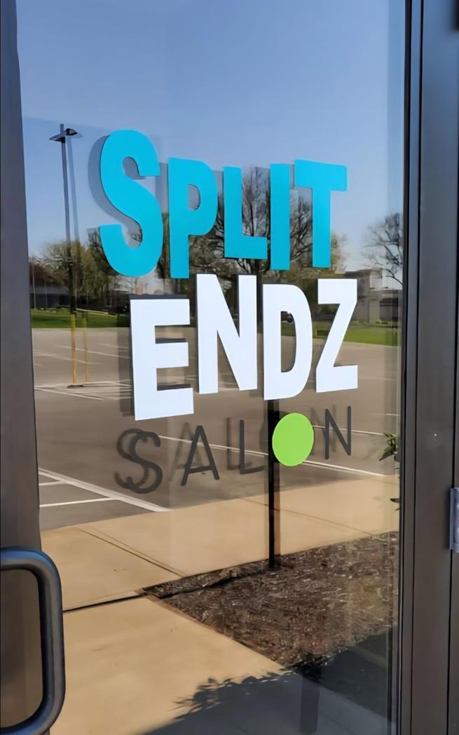 Split Endz Salon logo on the front door